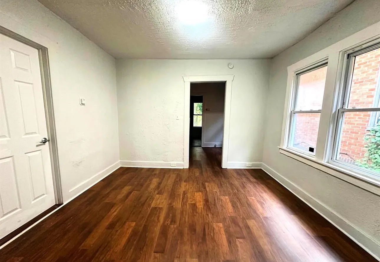 15844 Wildemere St — Photo 3