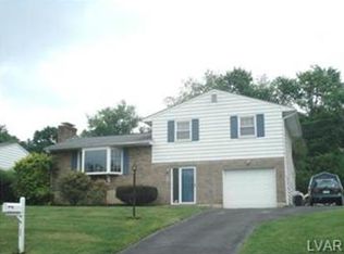 712 Lawrence Dr, Emmaus, PA 18049