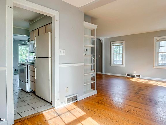 5th image of 309 S Hubbards Ln