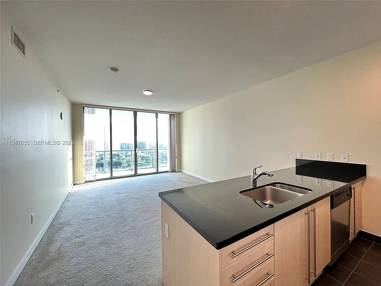 79 SW 12th St #1502 — Photo 10