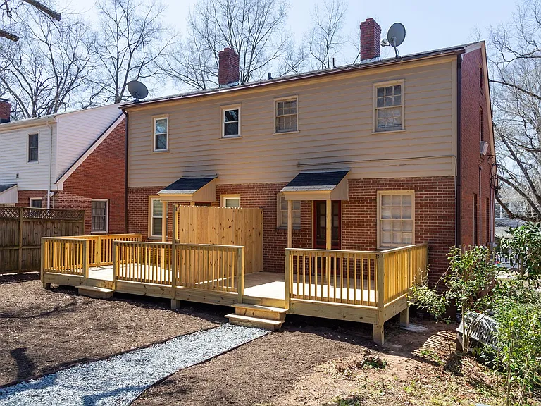 910 Clarendon St #A — Photo 19