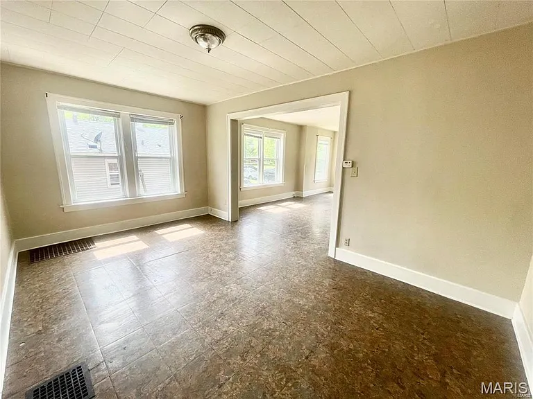 2406 Edison Ave — Photo 18