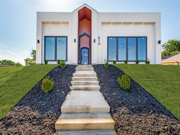910 Gallant Fox Dr, Dallas, TX 75211