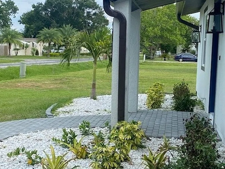 2726 Miami Ter #B — Photo 2