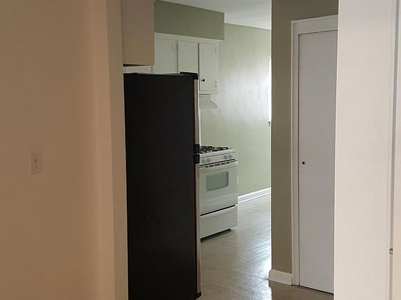 2nd image of 4184 E Tremont Ave