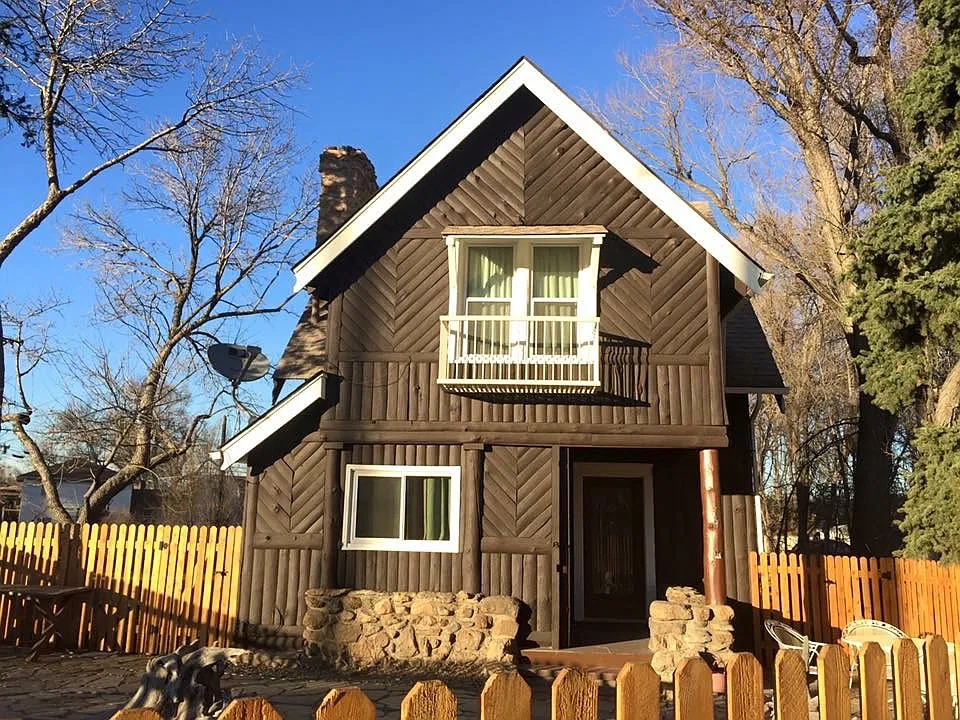 118 E Brookside St — Photo 1