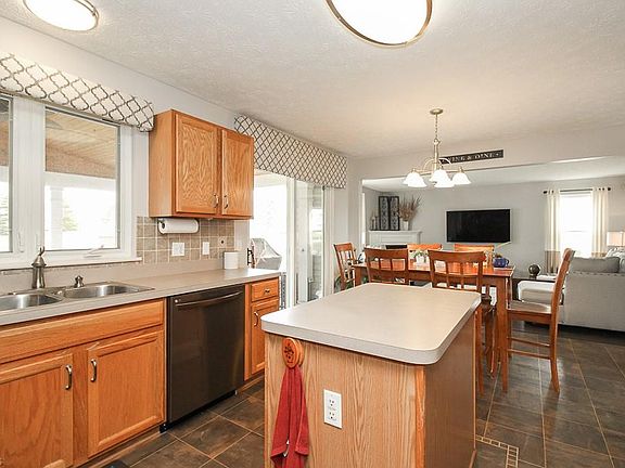 4th image of 3523 Trailview Ct