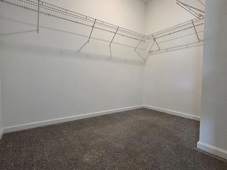 7732 Stone Creek Trl — Photo 24