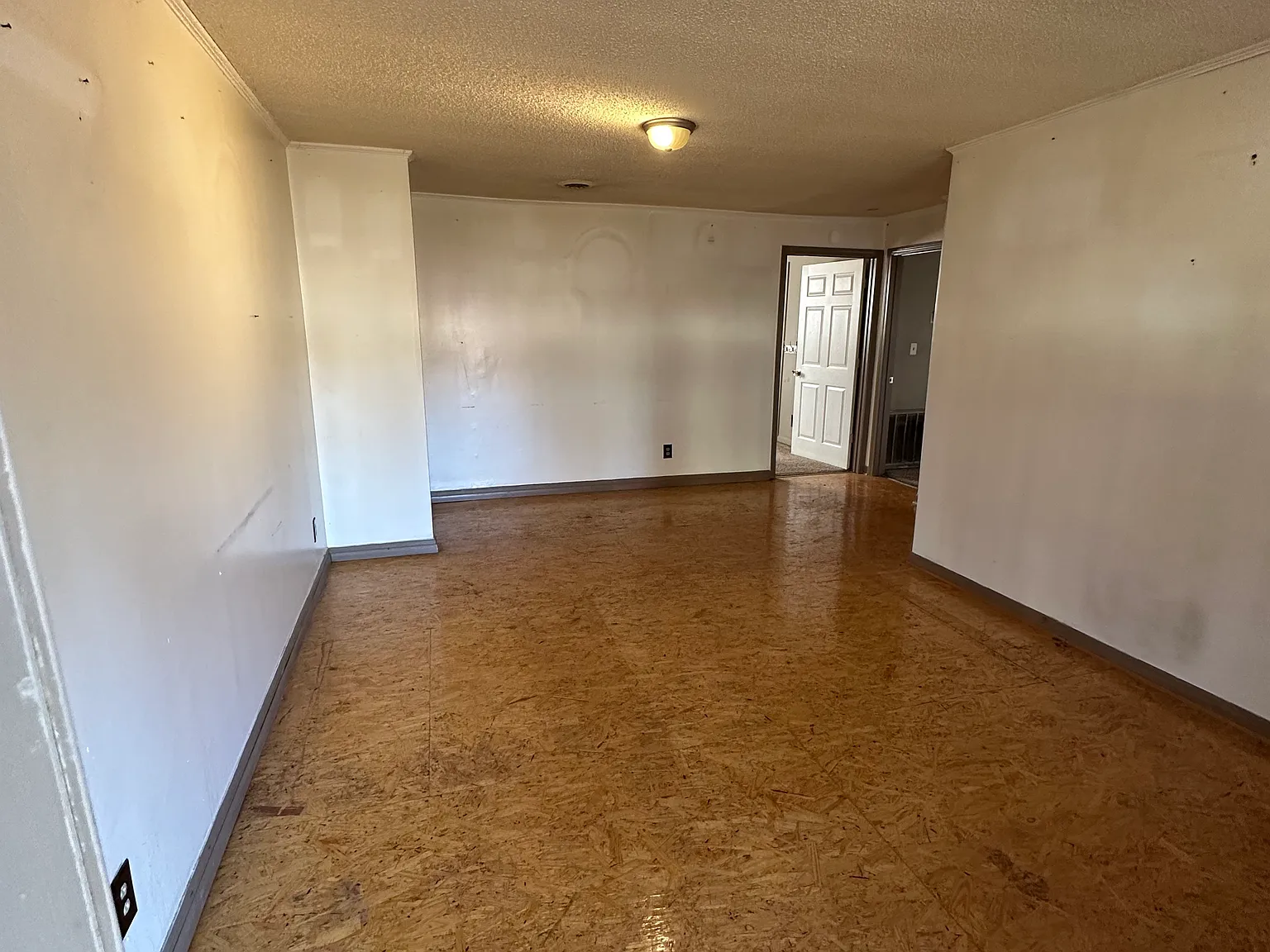 2 bed, $1,100 — Photo 3