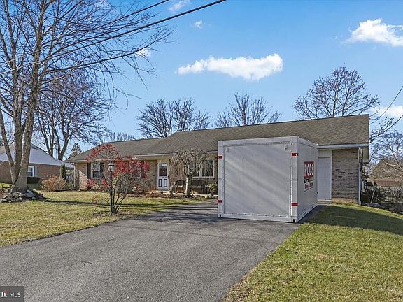4th image of 314 Edgemont Dr