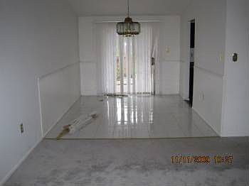 3rd image of 915 Harlan Ave