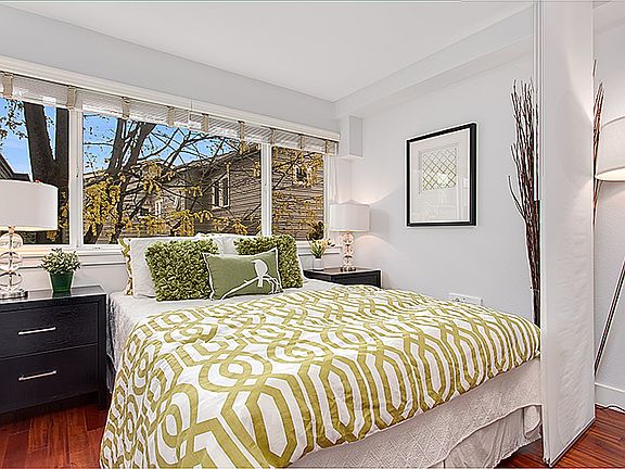 3rd image of 752 Bellevue Ave E APT 307