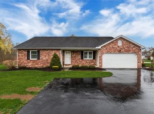 6053 Quaker Hollow Rd APT 1, Orchard Park, NY 14127