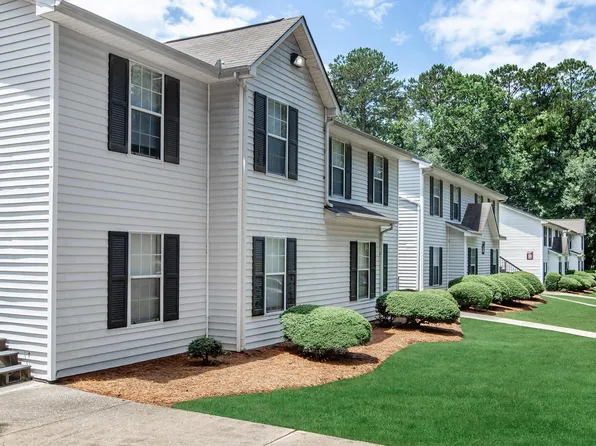 Cross Creek Apartments