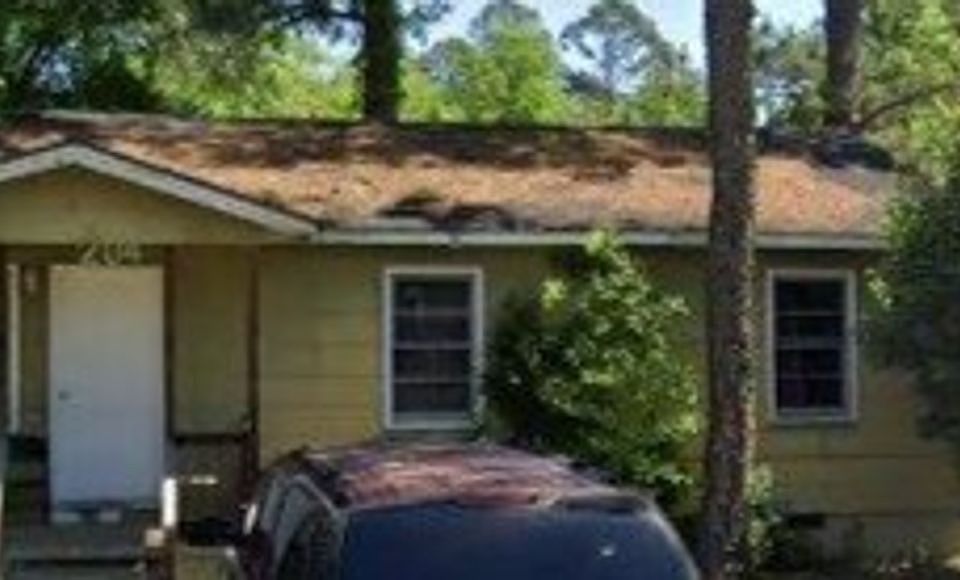 1st image of 204 Celia St