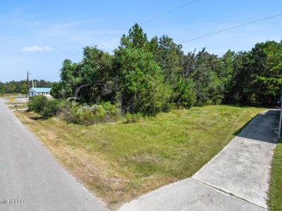 306 Vacation Ln, Waveland, MS, 39576