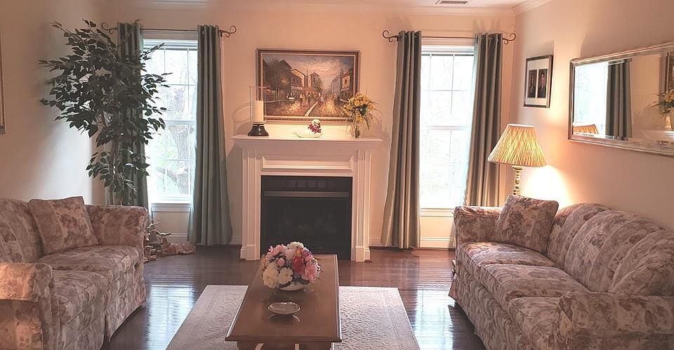 1st image of 10 Crowninshield St Unit 305