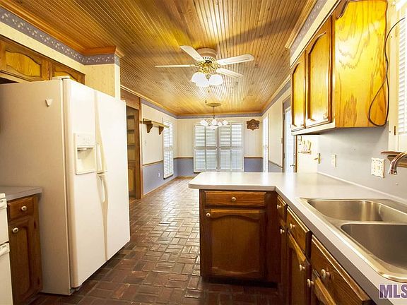 3rd image of 21010 Cullen Dr