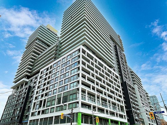 2nd image of 70 Princess St #1706