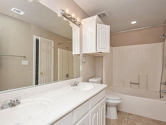 4th image of 4016 Cottage Park Ct Unit 4016