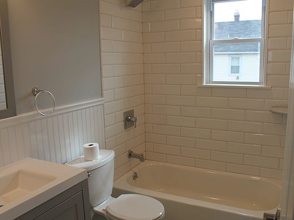 5th image of 11735 143rd St