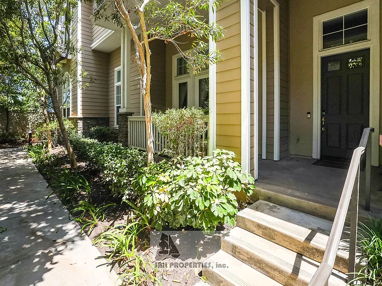 6251 Pacific Pointe Dr — Photo 18