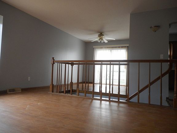 5th image of 1425 Sierra Dr NE