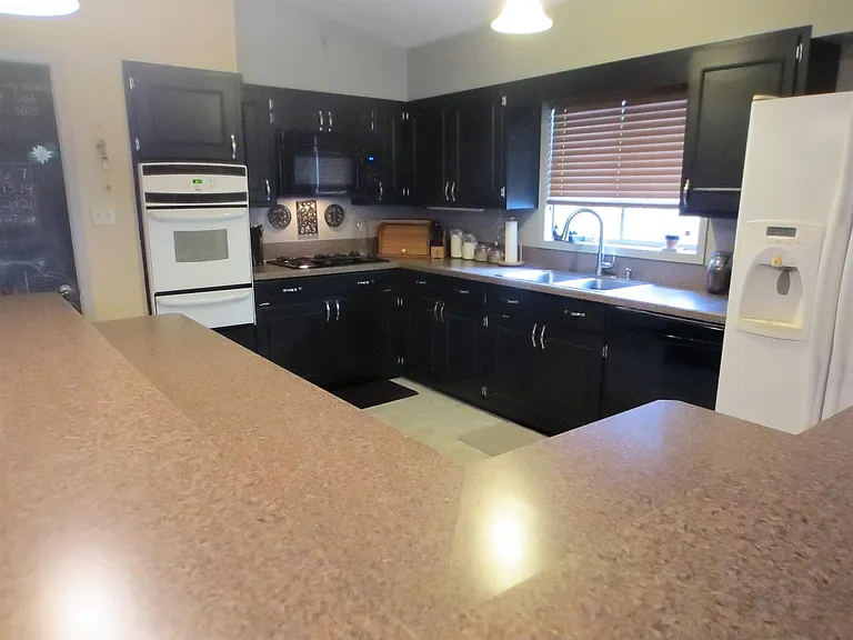 3411 Sandra Dr — Photo 4