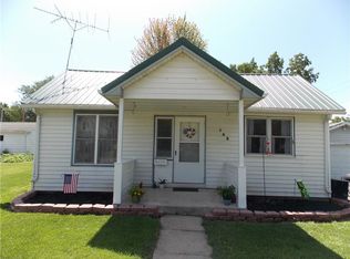 102 Grand St, Guthrie Center, IA 50115