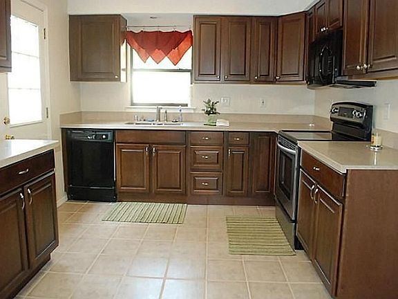 4th image of 1606 Grandview Dr