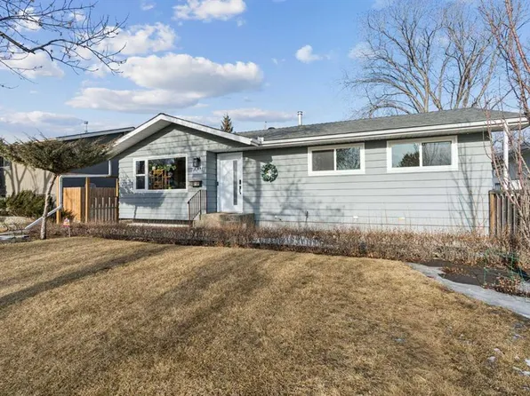 7207 Farrell Rd SE, Calgary, AB T2H 0T7