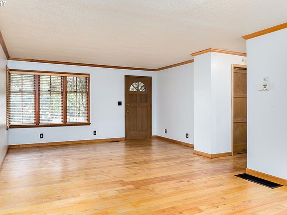 4th image of 3505 E 12th St