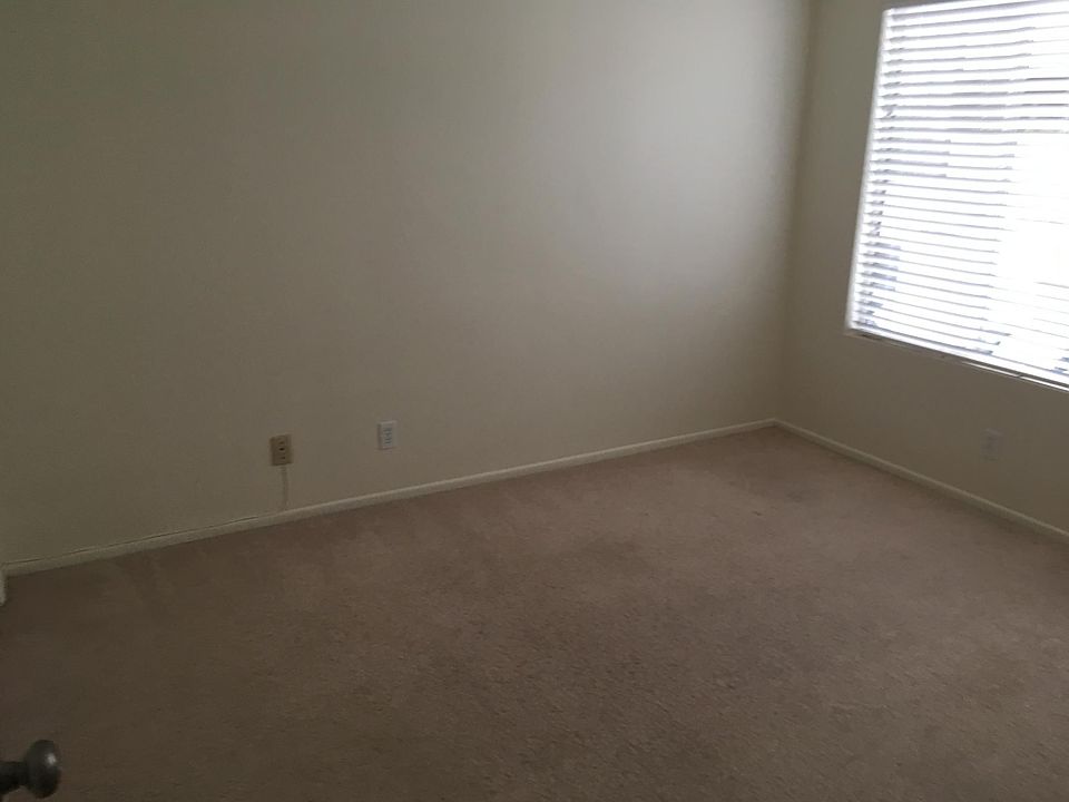 1st image of 400 S Mentor Ave APT 102