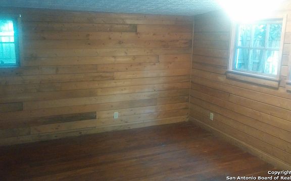 2nd image of 320 Rosewood Ave