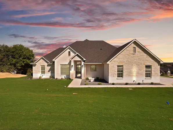 109 Top Flight Dr, Weatherford, TX 76087