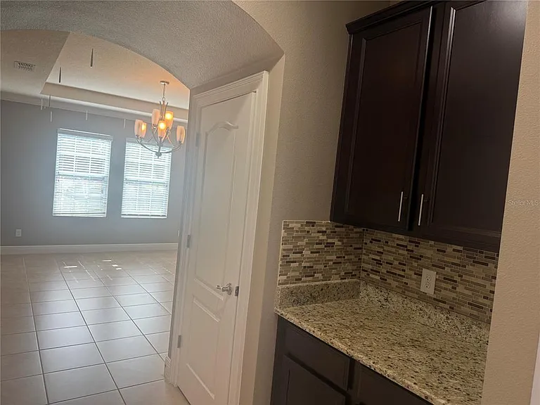3128 Amalfi Dr — Photo 10