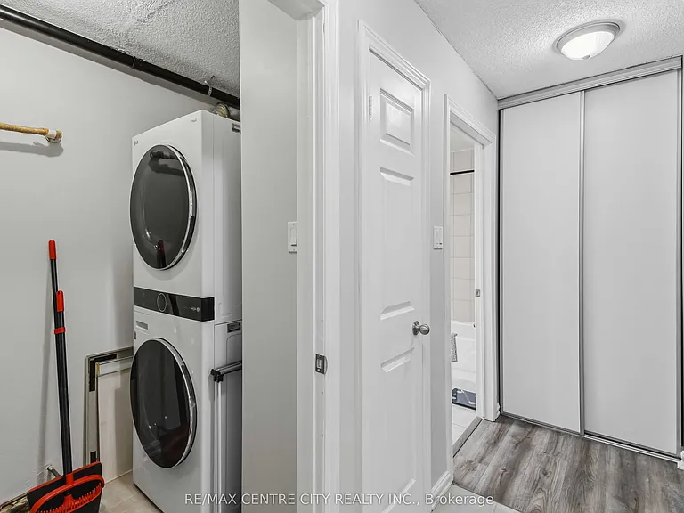 2230 Trafalgar St #121 — Photo 19
