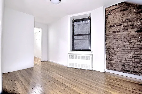 Rented by Urbane Brokerage | media 9