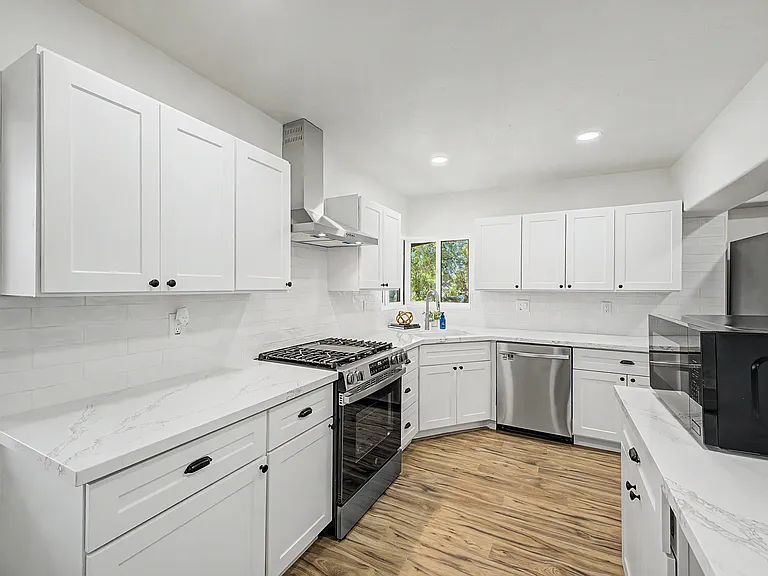 2249 E Silver St — Photo 6