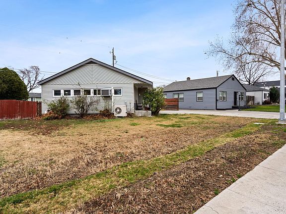 3rd image of 1606 Thayer Dr