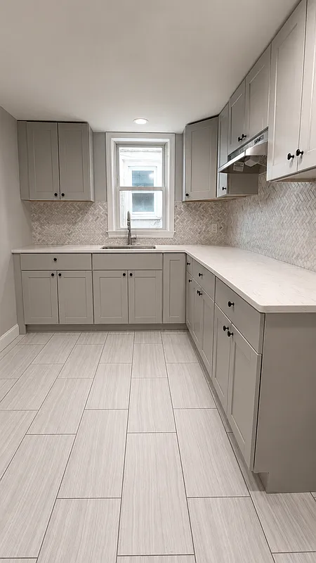 3 bed, 1.5 bath, 1152 sqft, $2,100 — Photo 2
