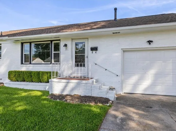 13 Catalina Dr, Hampton, VA 23664