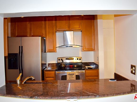 5th image of 5460 White Oak Ave Unit A121