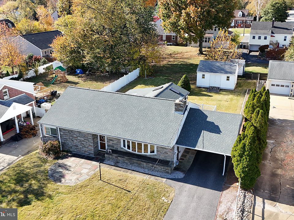1st image of 206 School House Ln