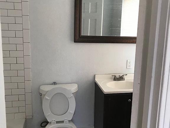 5th image of 4015 Richfield Ave
