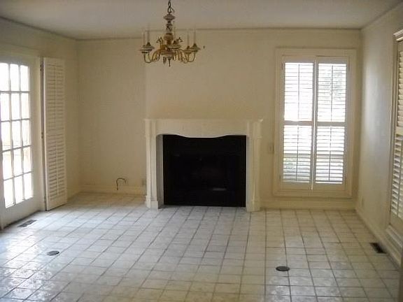 3rd image of 77 Fairway Oaks Blvd