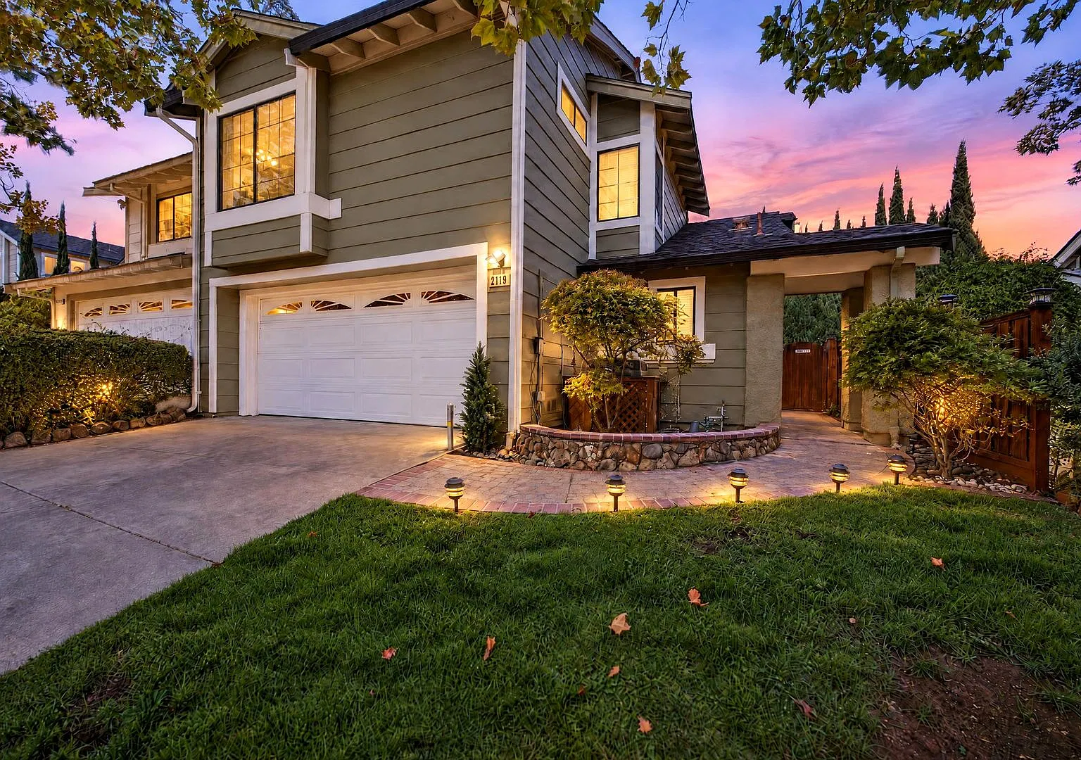 Beautiful Martinez Townhome | Vaulted Ceilings |Private Yard | 2-Car Garage — Photo 1