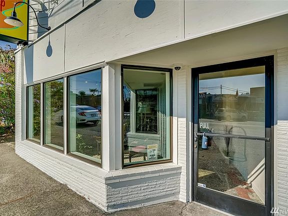 3rd image of 2821 Thorndyke Ave W