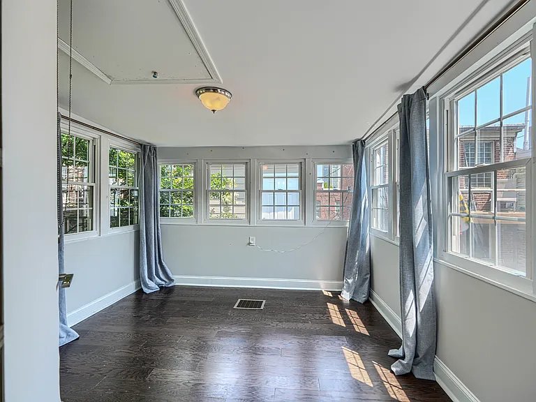 214 Warren Ave — Photo 20