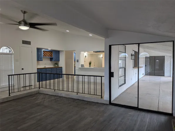 9015 High Plain Ln, Dallas, TX 75249